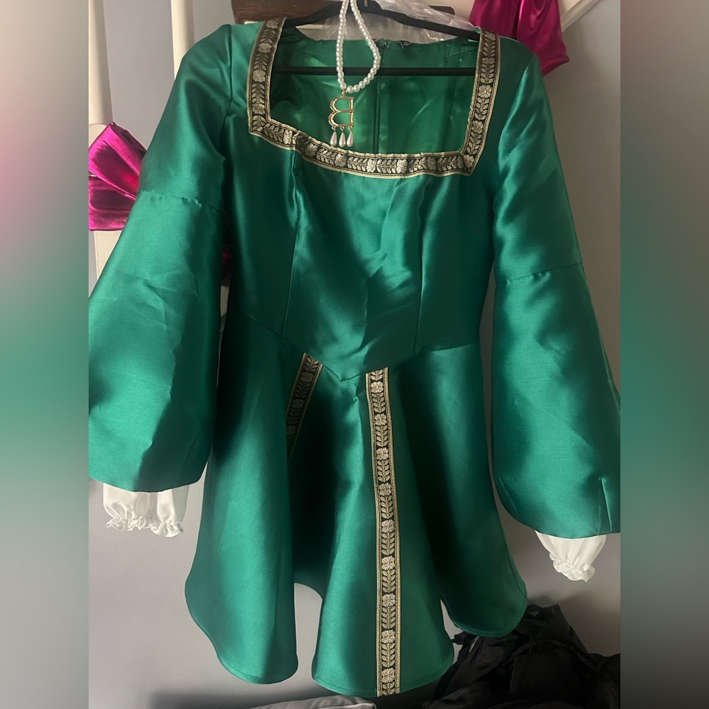 Dolls Kill Tudor Girl Green Medieval costumes style set NWT XS